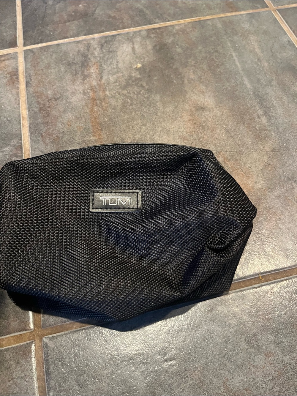 Tumi Black Textured Men's Toiletry Kit- Delta Collab